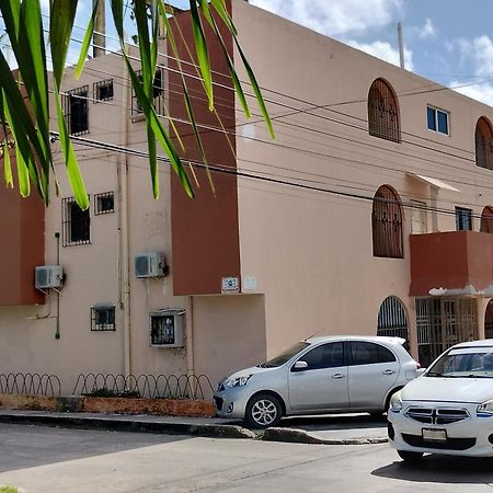 Casa De Huespedes Los Santos Cancún Exterior foto